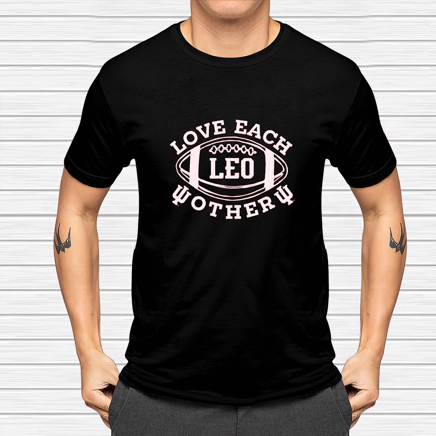 Leo Love Each Other Shirt