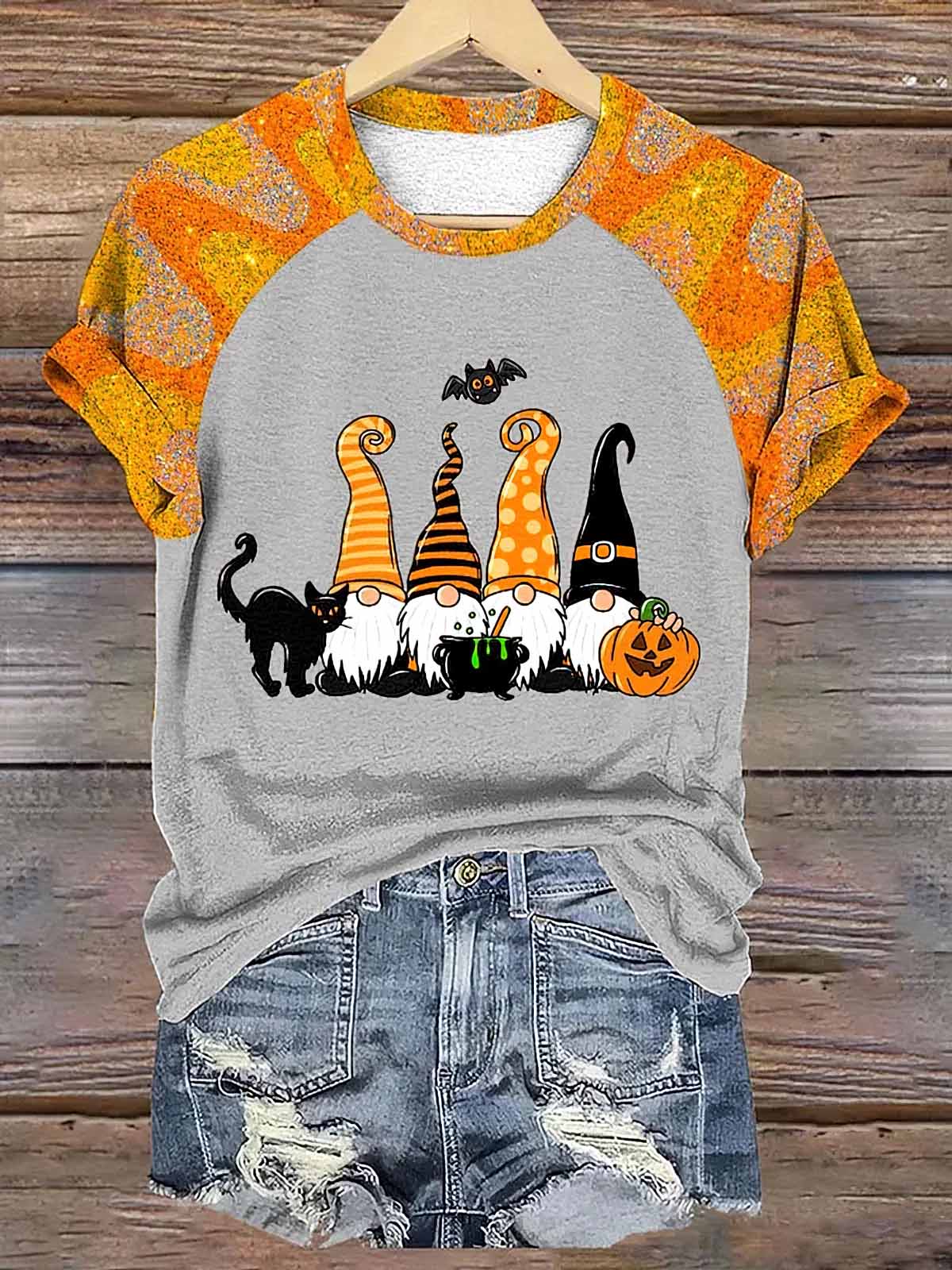 Women’s Halloween Fall Gnome Print T-Shirt Women’s Halloween Fall Gnome Print T-Shirt